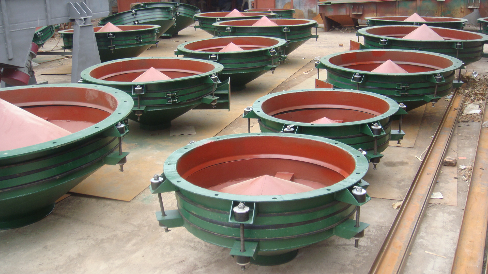 振动给料斗适用于很多行业领域